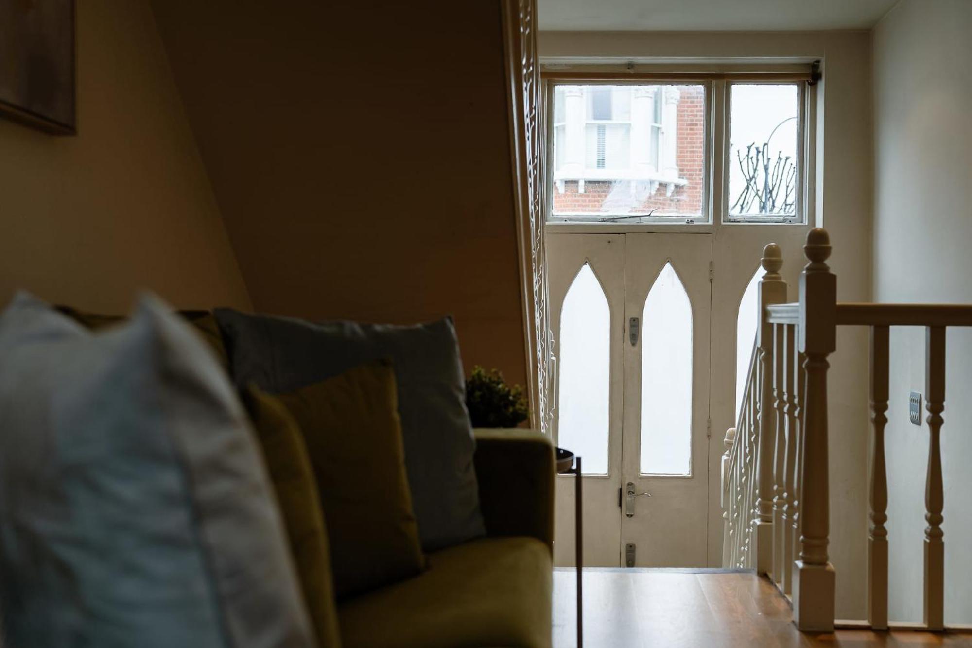 Appartamento 1 Bed Chelsea House With Private Terrace Londra